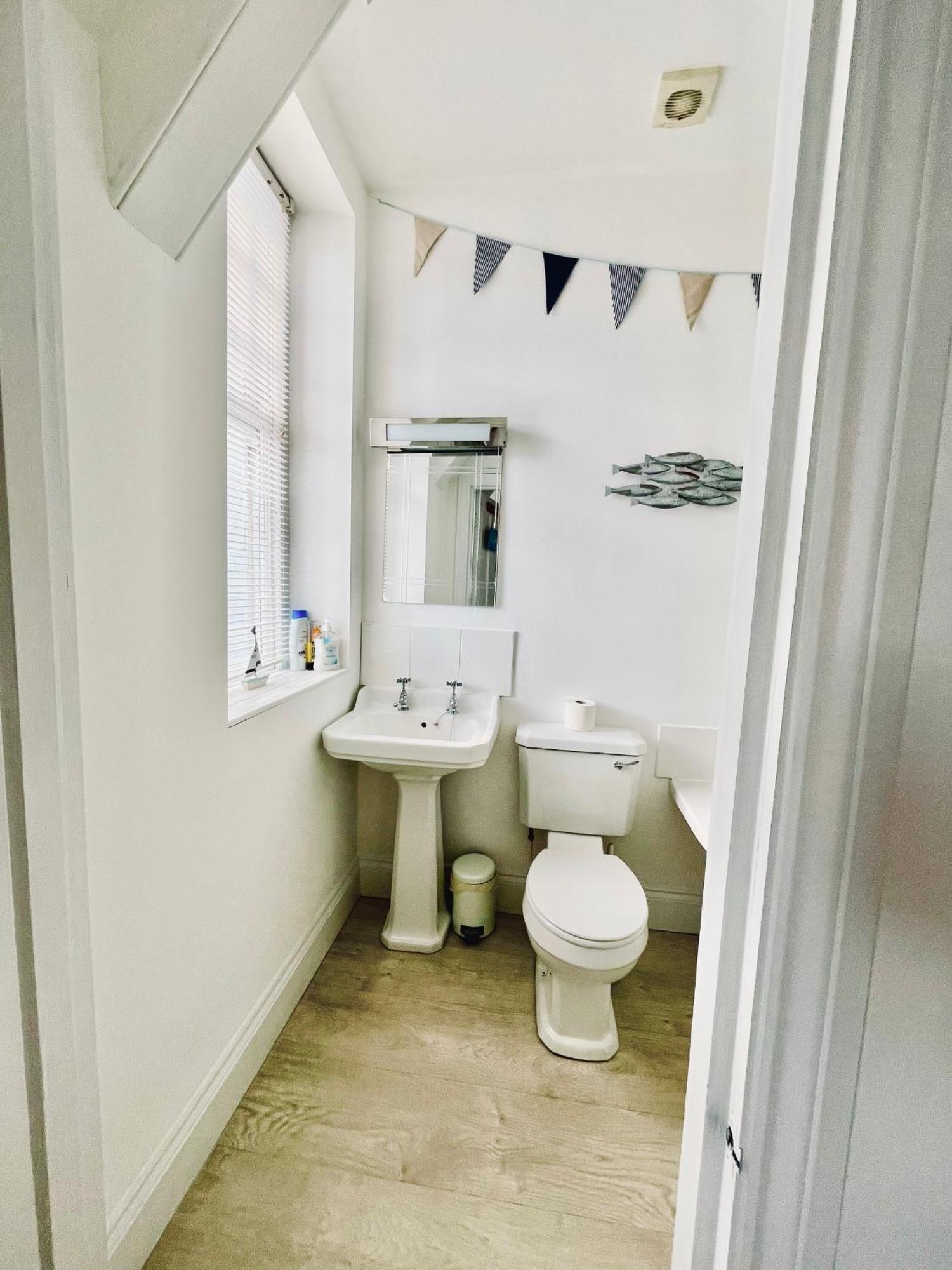 Lyme Regis Renovated Period Seaside Flat Apartment Exterior photo